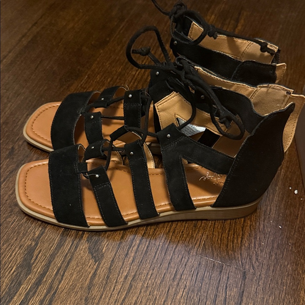 Crown Vintage Black Strappy Sandals - Picture 4 of 12